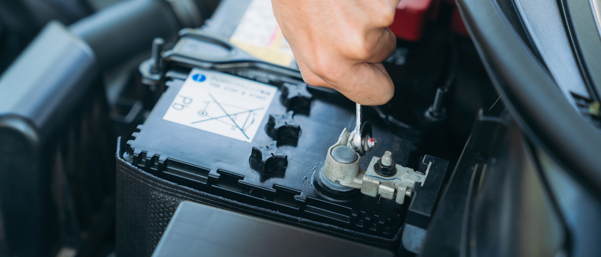 Aspectos a Considerar al Comprar Baterías para Uso Industrial